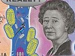Get your Queen off our fiver!