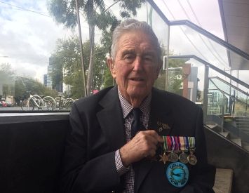 WWII veterans in aged care, like Cliffy Elliott, organised own Anzac service