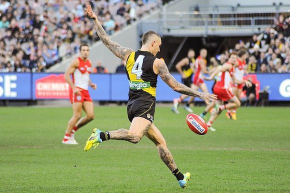 Race tightens for finals-footy berth