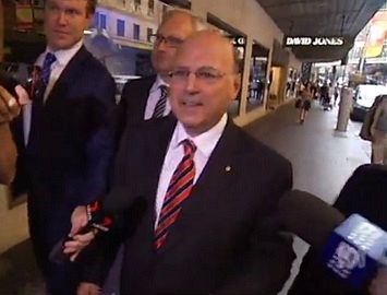 Arthur Sinodinos thinks he's in the clear — but clearly he's forgotten a few things