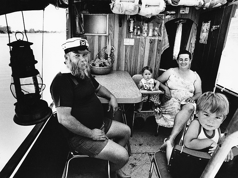 Floating with "the Whalers", Huckleberry-Finn style