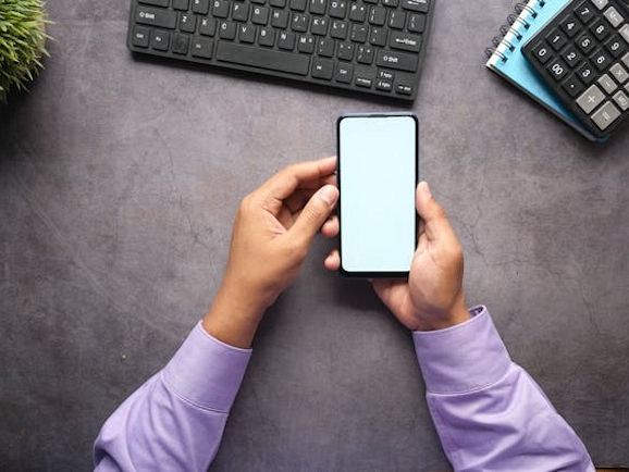 How to estimate the cost of building a mobile app before hiring developers