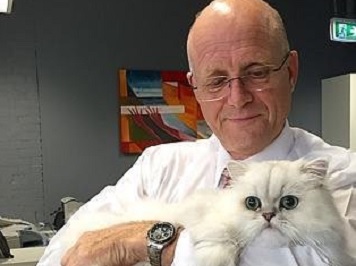 Sarah Hanson-Young takes David Leyonhjelm to court