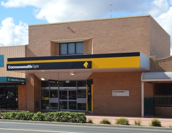 Regional bank closures set to become election issue