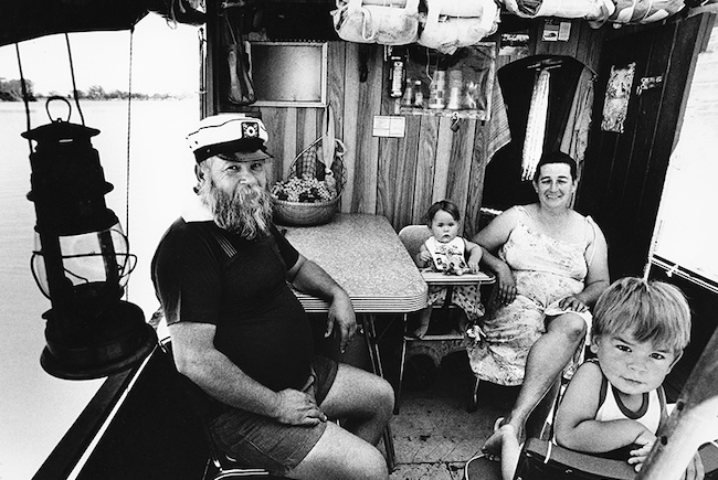 Floating with "the Whalers", Huckleberry-Finn style