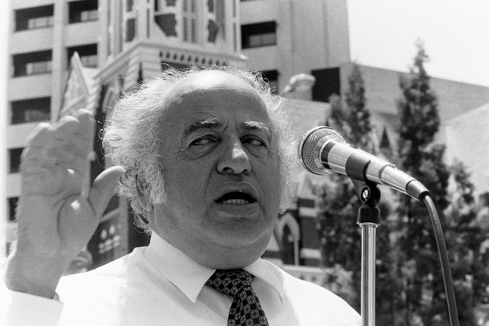 Two honourable politicians: Remembering George Georges and Tom Uren